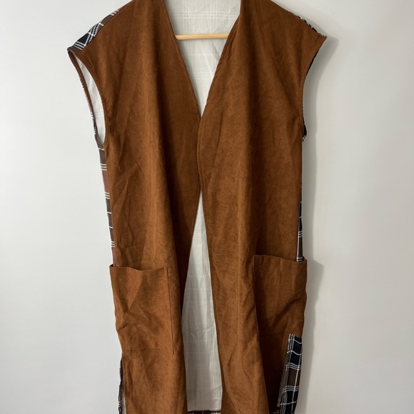 Brown Sleeveless Open Vest with Plaid Accents - Picture 1 of 2